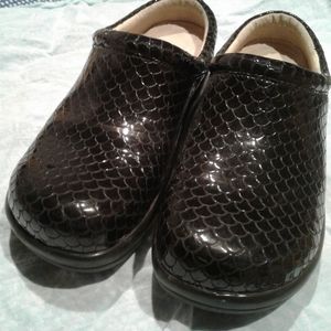 ALEGRIA  CLOGS 36